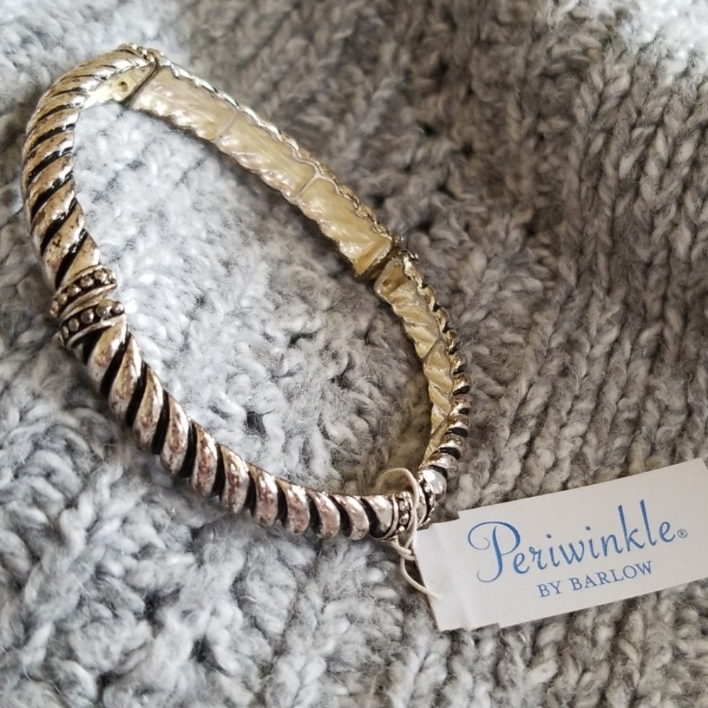 BARLOW 💙  BRACELET - Picture 2 of 7
